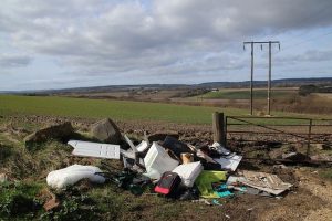 fly-tipping-5023335_640